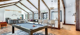 Great Location/Clift Farms-King Suite-Must See!