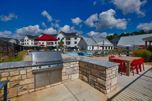 1 bedroom Corporate Stay in Madison