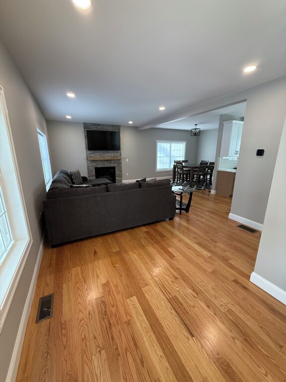Brand New Charming 3-bedroom House With Ac In Bristol Awaits You - Bristol, CT