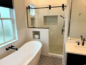Hair dryer, towels, soap, toilet paper - 4-bedroom Coastal Paradise, Private Pool & Beach Views, Short Walk to the Beach. (Port Aransas)