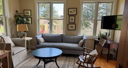 NFL draft-ready 25 mi to stadium2-bedroom cottage in beautiful Harrison City