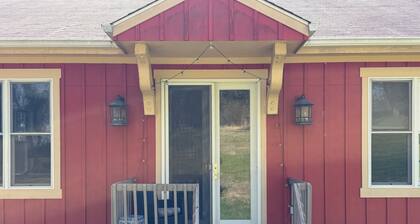 NFL draft-ready 25 mi to stadium2-bedroom cottage in beautiful Harrison City