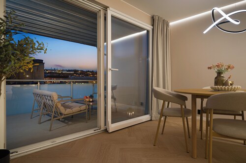 Modern 3BR apartment | Free parking | 10 min to centrum