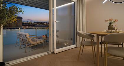 Modern 3BR apartment | Free parking | 10 min to centrum