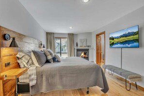 Room - 5 bed includes 4 twin bd loft  - Steps to Holiday Valley w/AC Hot tub and sauna (Ellicottville)