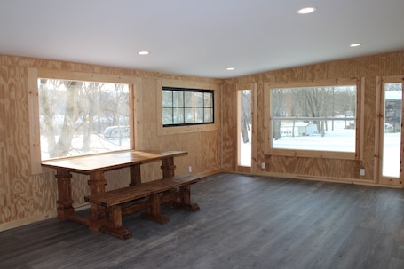 Interior. Adorable 2-bedroom apartment in New Richmond