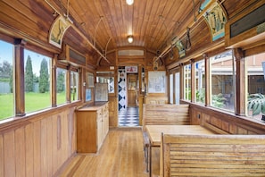 Dining - Huge 5 Bed Party House: Pool/Renovated Tram/Bar/Games Room/Family Stay (Clyde)