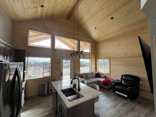 Lovely 2-bedroom house in Homer perfect for your getaway.