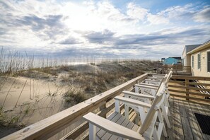 Property grounds - Oceanfront Escape: Coastal Views in Heart of KDH! (Kill Devil Hills)