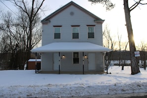 Exterior - Cozy 1-bedroom apartment in New Richmond (New Richmond)