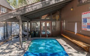 Pool - Cozy 1BR  Alpine Retreat with Pool & Sauna (Mammoth Lakes)