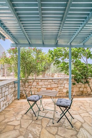 Terrace/patio - Alyki Maisonette by the beach (Alyki)