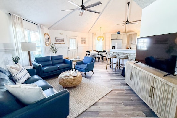 TV - Coastal Bungalow • Sleeps 6 • Mexico Beach (Port St. Joe)