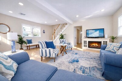 Beach House near NYC. 1 Block to Ocean. Sleeps 10