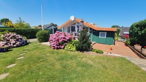 Exterior - Modern vacation home just 600m from the beach (Brodersby)