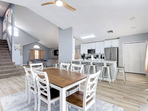 Dining - Charming 3-bedroom villa in adorable Kissimmee with AC (Kissimmee)