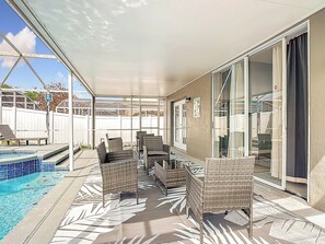 Pool - Charming 3-bedroom villa in adorable Kissimmee with AC (Kissimmee)