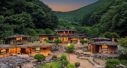Mungyeong Between Mountains Pet Pension