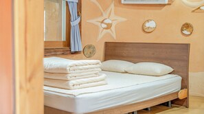 Basic Room, 1 Bedroom (Cloud Pet Room (BBQ)) - Mungyeong Between Mountains Pet Pension (Mungyeong)