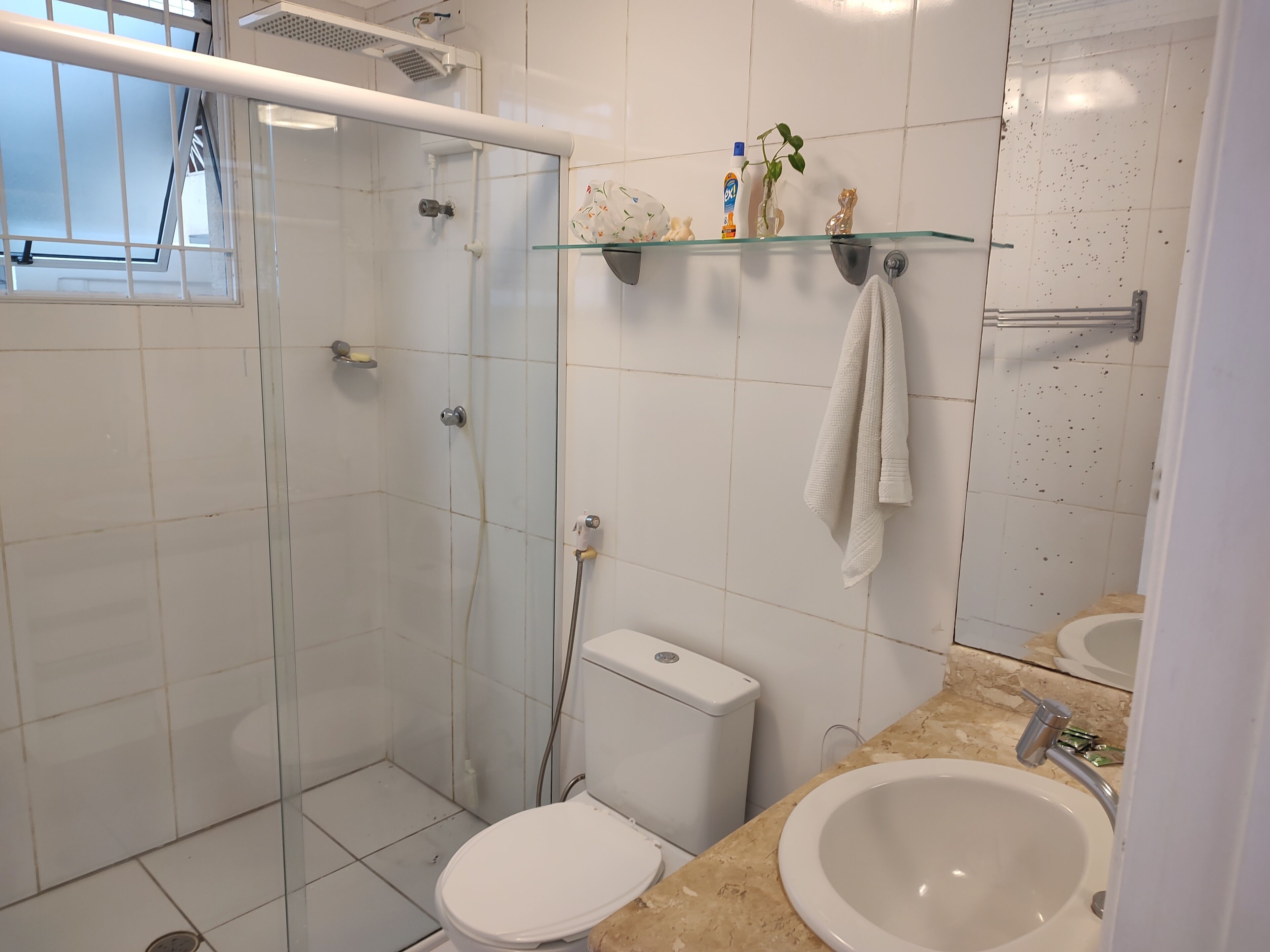 Hårføner, håndklær, såpe og toalettpapir