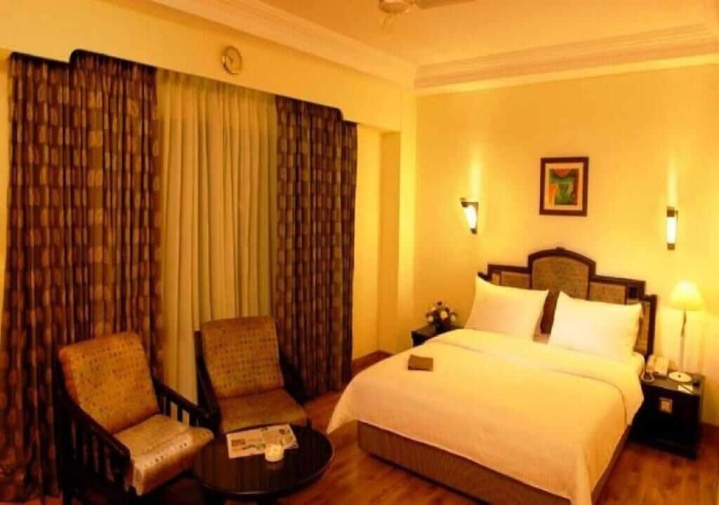 In-room safe, desk, iron/ironing board, free WiFi
