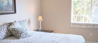 Executive home close to Keller Beach and Point Pinol regional shoreline-
