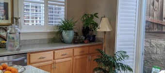 Executive home close to Keller Beach & Point Pinol shoreline extended stay