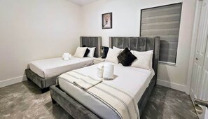5 bedrooms, iron/ironing board, WiFi, bed sheets