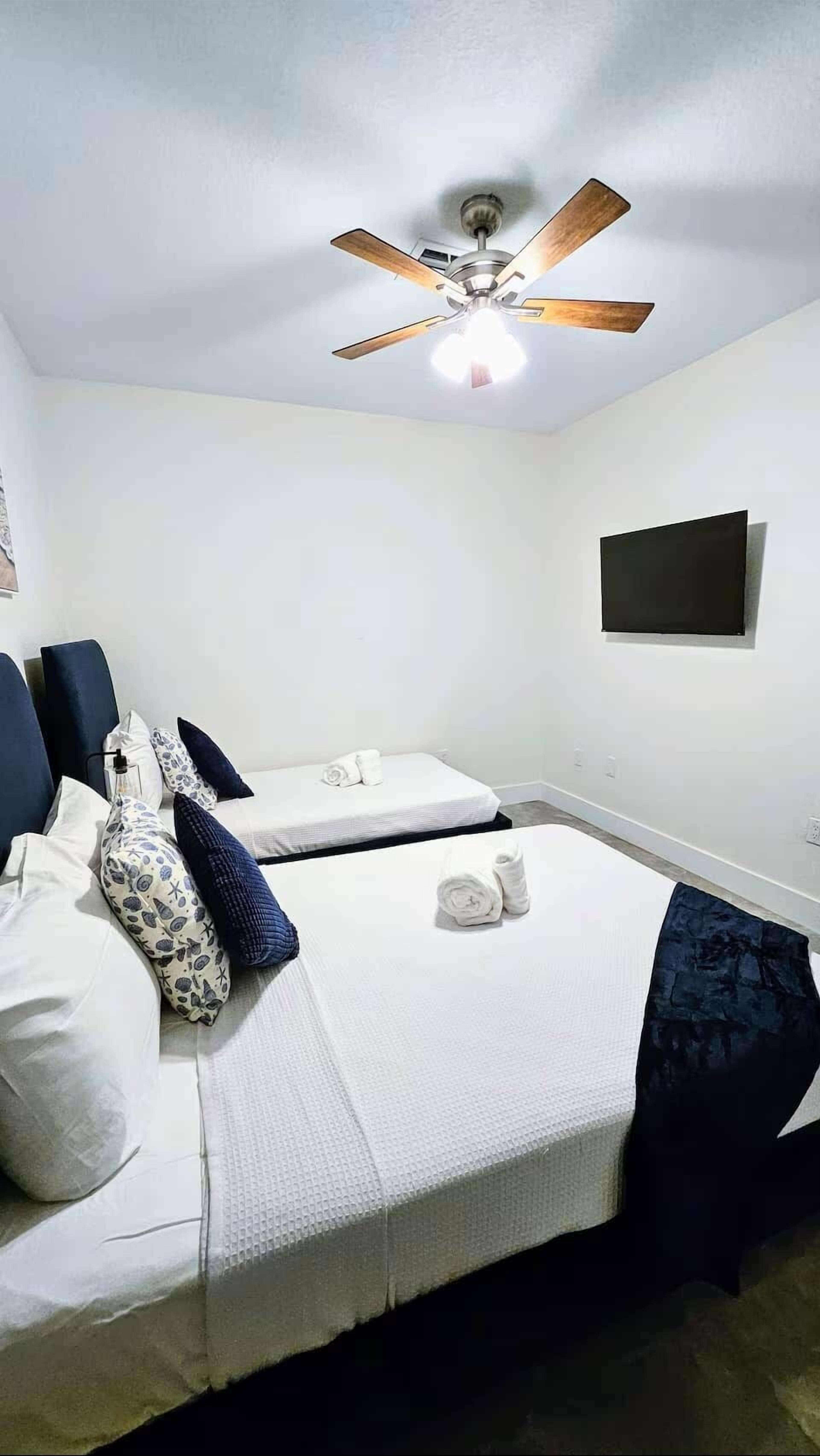 5 Schlafzimmer, Bügeleisen/Bügelbrett, WLAN, Bettwäsche