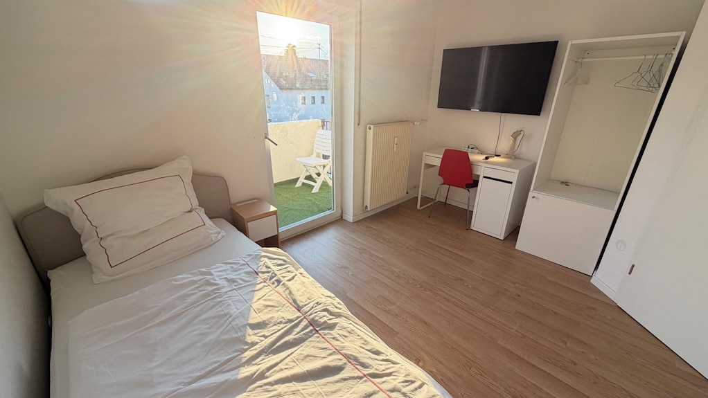 For Workers In Kötz/günzburg: 4 Beds | A8 | Garage - Günzburg