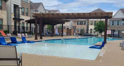 New 2-bedroom townhome in NRH near DFW/FIFA/ATT Stadium/Fort Worth