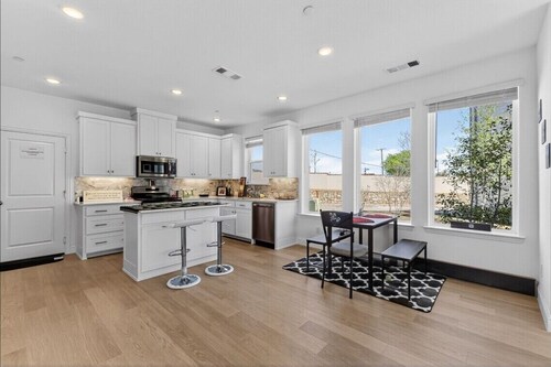 New 2-bedroom townhome in NRH near DFW/FIFA/ATT Stadium/Fort Worth