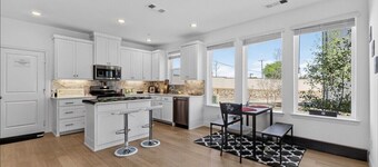 New 2-bedroom townhome in NRH near DFW/FIFA/ATT Stadium/Fort Worth