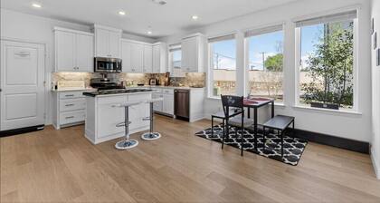 New 2-bedroom townhome in NRH near DFW/FIFA/ATT Stadium/Fort Worth