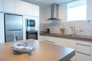 Private kitchen - Marvelous 2-bedroom apartment with AC in Puerto Ayora (Puerto Ayora)
