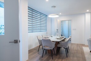 Dining - Marvelous 2-bedroom apartment with AC in Puerto Ayora (Puerto Ayora)