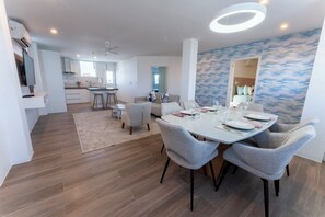 Dining - Marvelous 2-bedroom apartment with AC in Puerto Ayora (Puerto Ayora)