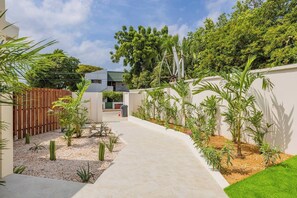 Property grounds - New Relaxing 1BR1B Apt w/Shared Pool, BBQ & Patio (Oranjestad)