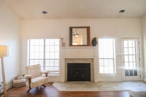 Interior - Wears Valley Retreat: Hot Tub, Playhouse, Fire Pit - Minutes to Pigeon Forge (Pigeon Forge)