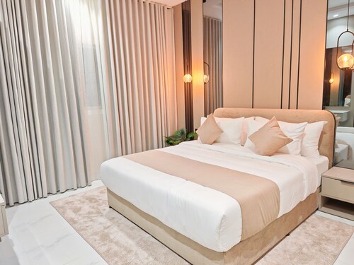 Fantastic 1-bedroom apartment with AC in vibrant Jeddah