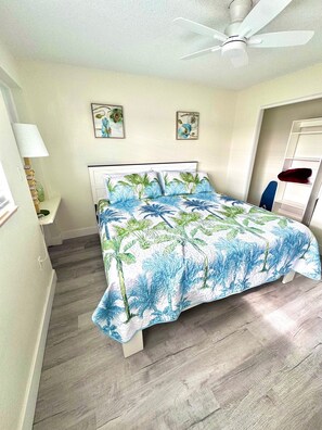 Comfort-huoneisto, parveke, näköala uima-altaalle