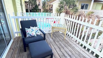 Comfort-Apartment, Balkon, Poolblick | Terrasse/Patio