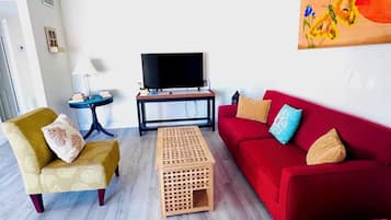 Appartement Confort, balcon, vue piscine | Coin séjour