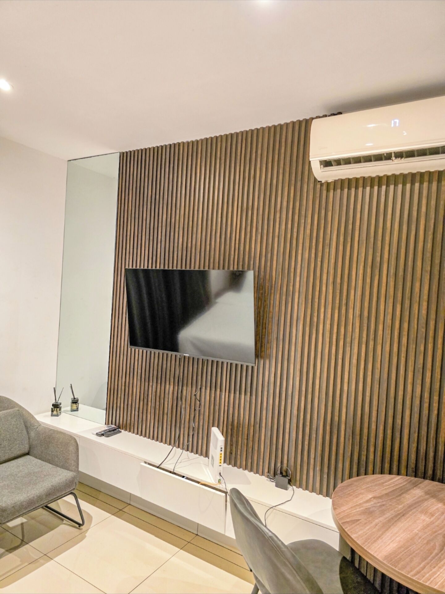 Studio, Balcony, City View | Interior