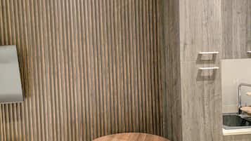 Studio, Balcony, City View | Dining