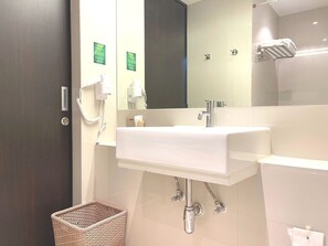 Bathroom - 24 Inn at BTS Phrom Phong (Klong Toei)