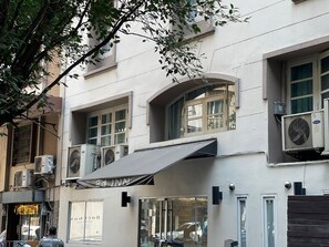 Exterior - 24 Inn at BTS Phrom Phong (Klong Toei)