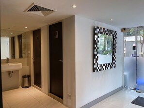 Interior - 24 Inn at BTS Phrom Phong (Bangkok)