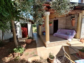 Terrace/patio - Steinhaus mit Pool im Natur by Interhome (Medulin/Ližnjan)