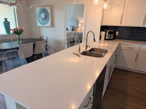 Private kitchen - Spacious and Modern 5-bedroom in Legacy Hills, Celina (Celina)